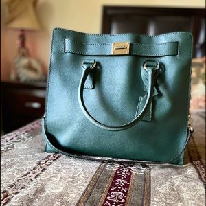 ❤️‍🔥Michael Kors❤️‍🔥 Hamilton bag/shoulder/tote. *MINT condition.